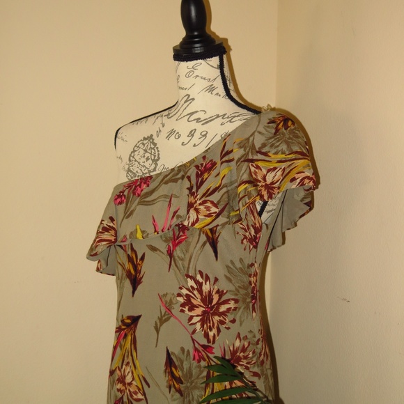 ASTR * One Shoulder Floral Ruffled Medium NWT - Picture 3 of 8